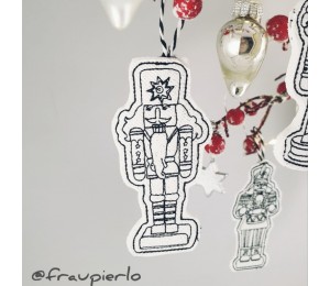 Stickserie ITH - Nussknacker Doodle Anhänger